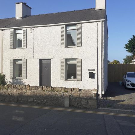 Gwenallt Dwyran Bagian luar foto
