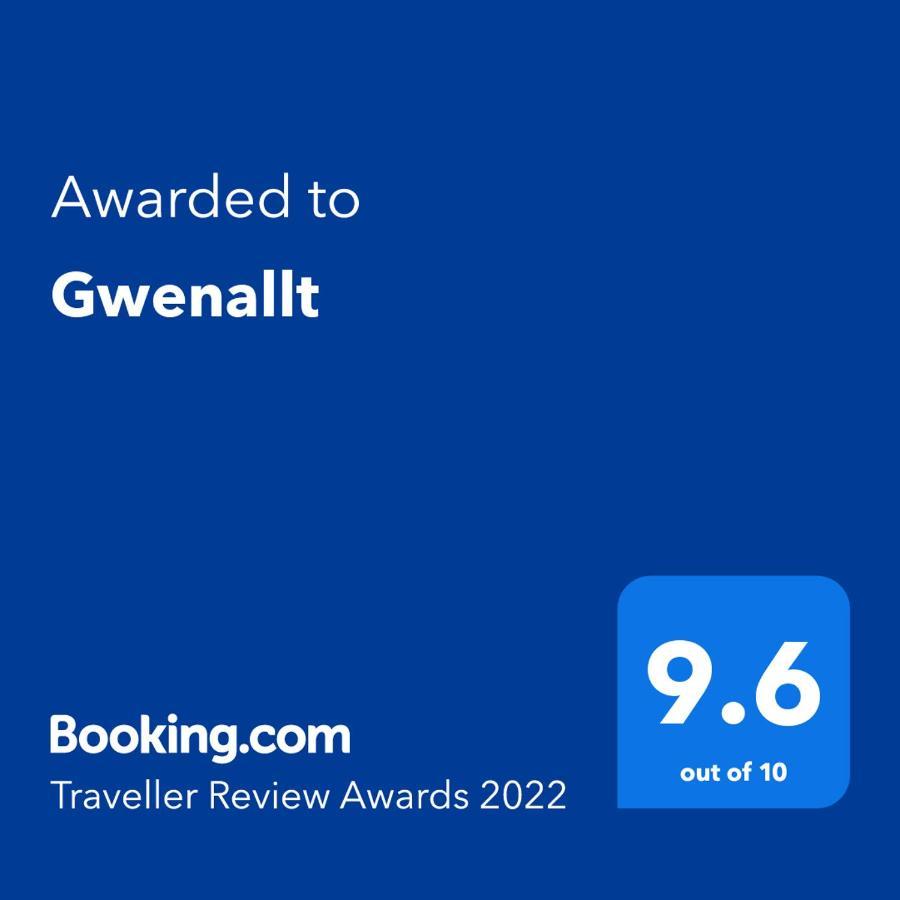 Gwenallt Dwyran Bagian luar foto