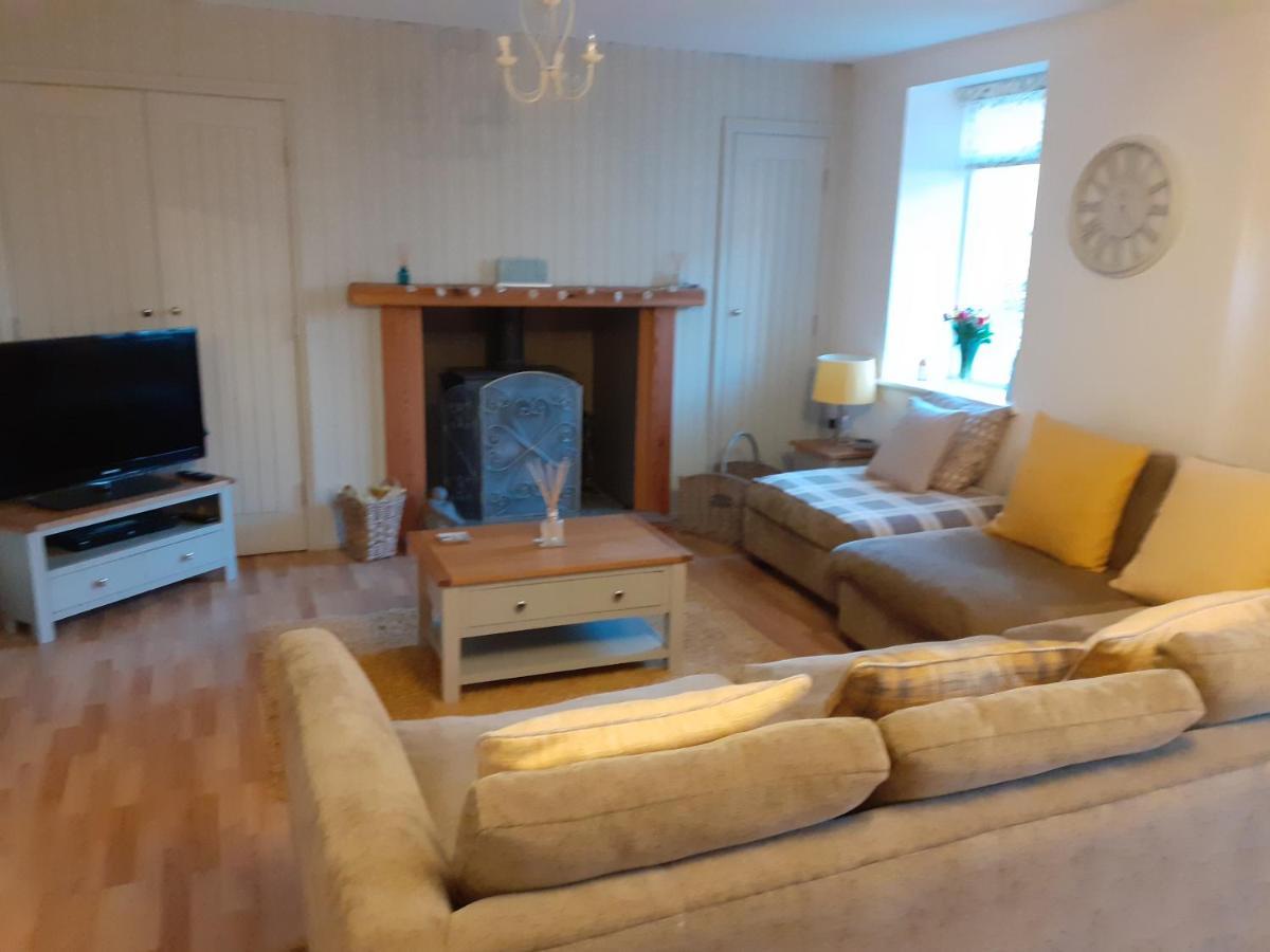 Gwenallt Dwyran Bagian luar foto