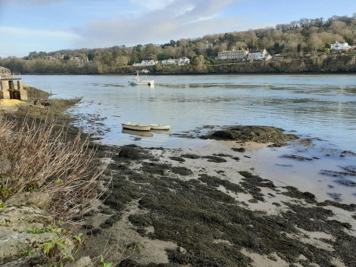 Gwenallt Dwyran Bagian luar foto