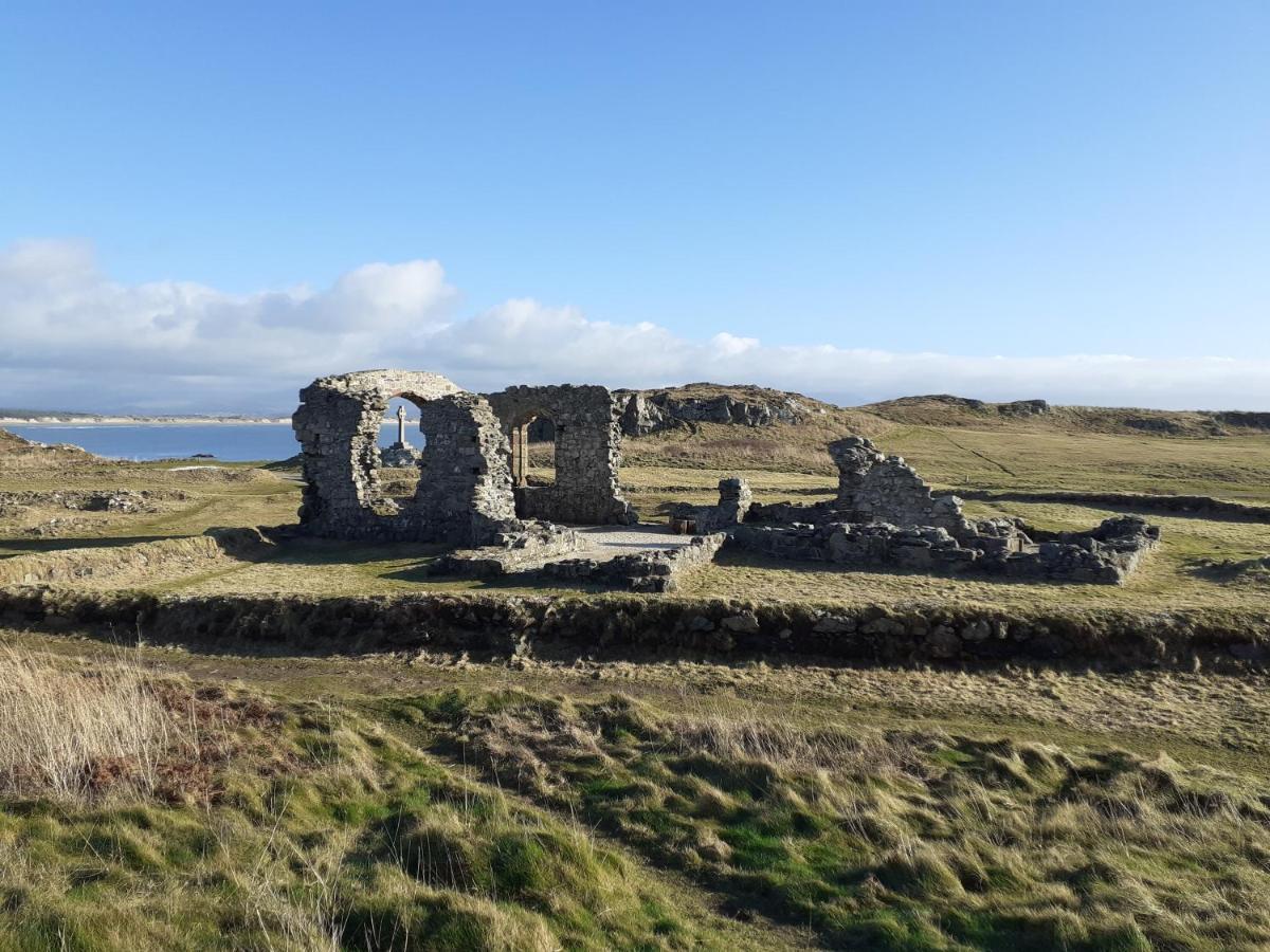 Gwenallt Dwyran Bagian luar foto
