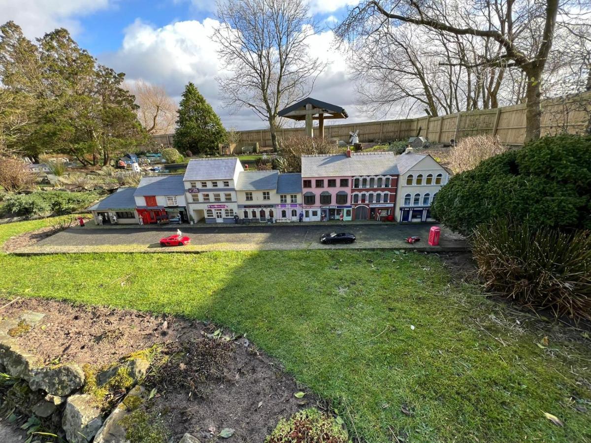 Gwenallt Dwyran Bagian luar foto