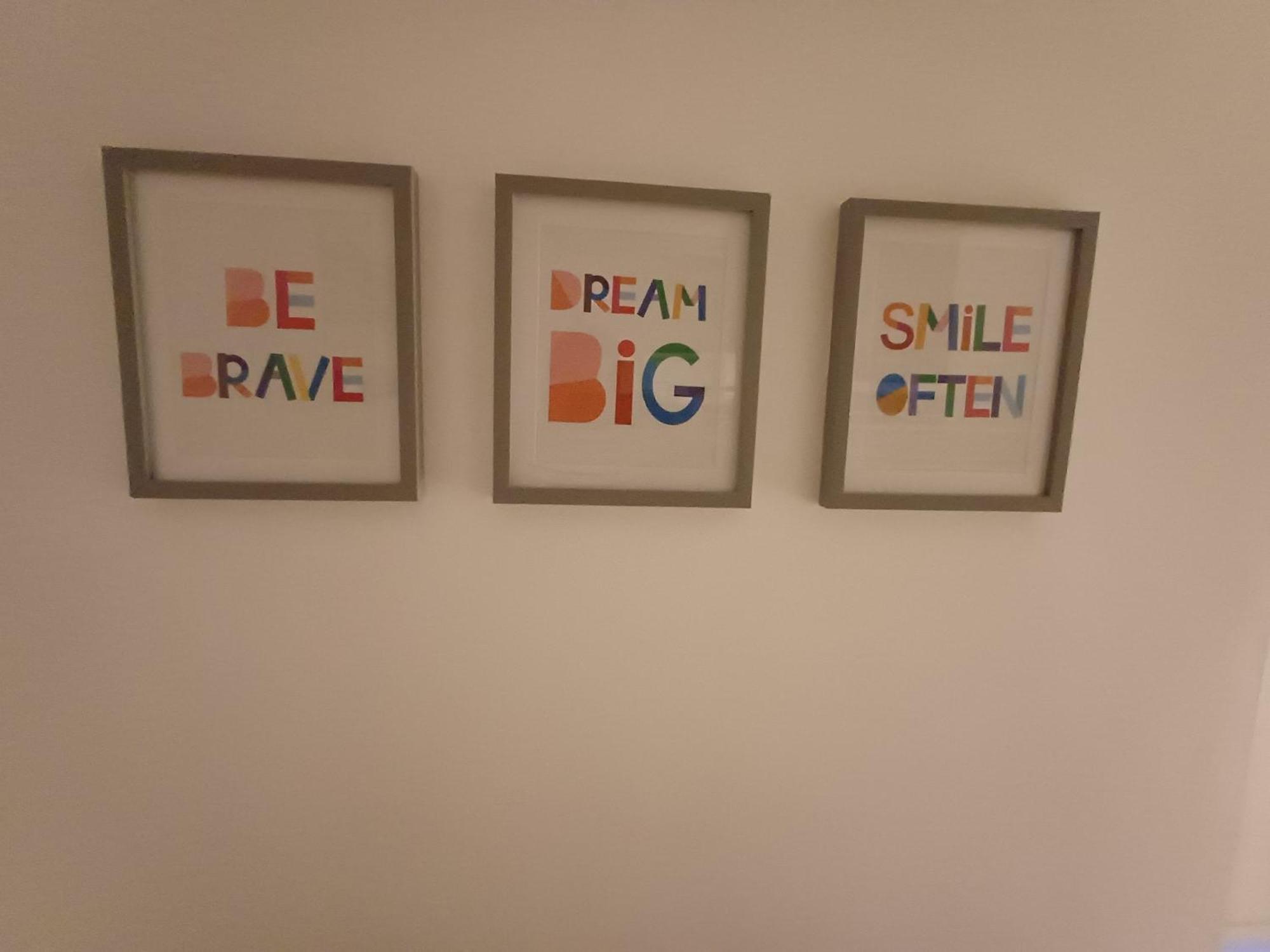 Gwenallt Dwyran Bagian luar foto